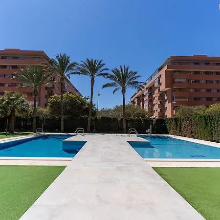 Atp La Goleta A 5 Minutos De La Playa, Frente A Recinto Ferial, Piscina Y Parking Privado Gratis! * Almeria
