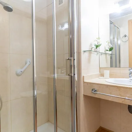 Apartment Atp La Goleta A 5 Minutos De La Playa, Frente A Recinto Ferial, Piscina Y Parking Privado Gratis! *