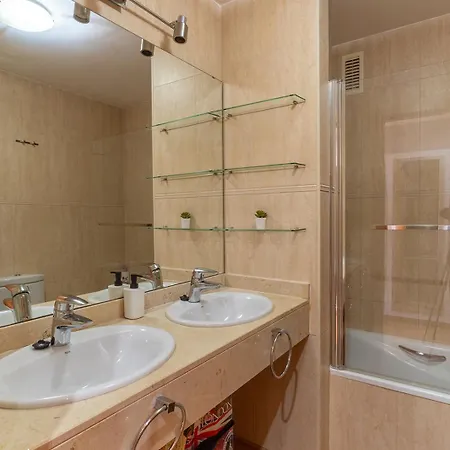 Atp La Goleta A 5 Minutos De La Playa, Frente A Recinto Ferial, Piscina Y Parking Privado Gratis! *