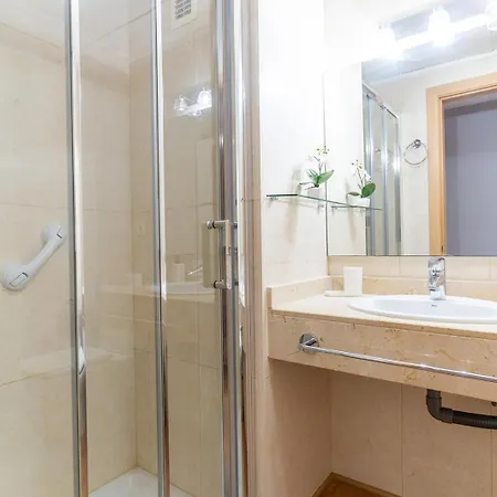 Apartment Atp La Goleta A 5 Minutos De La Playa, Frente A Recinto Ferial, Piscina Y Parking Privado Gratis! Almeria